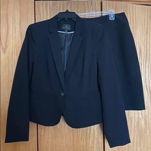 Worthington skirt suit